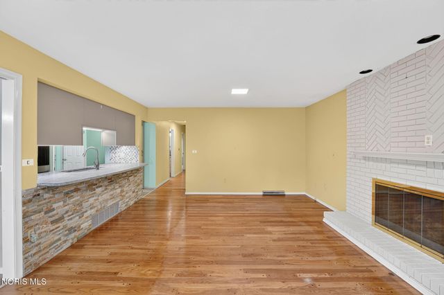 1037 Westbrook Drive, Perrysburg, OH 43551