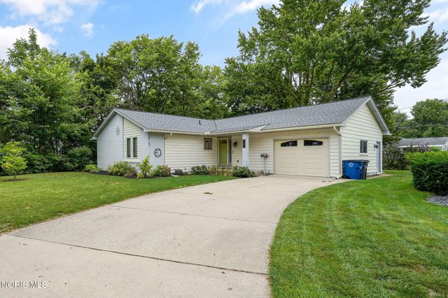 1037 Westbrook Drive, Perrysburg, OH 43551