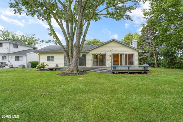 1037 Westbrook Drive, Perrysburg, OH 43551
