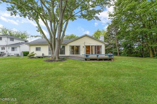 1037 Westbrook Drive, Perrysburg, OH 43551