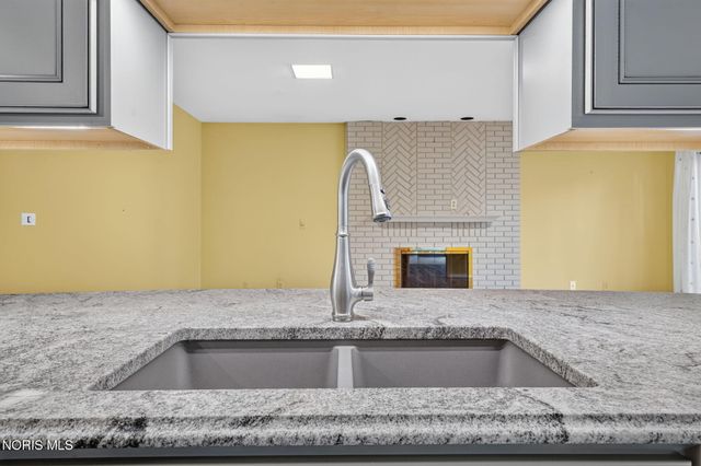 1037 Westbrook Drive, Perrysburg, OH 43551