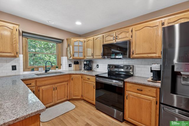 6707 S 163rd Street, Omaha, NE 68135