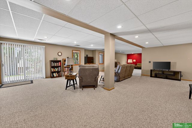 6707 S 163rd Street, Omaha, NE 68135