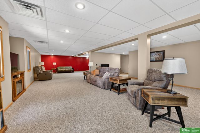 6707 S 163rd Street, Omaha, NE 68135