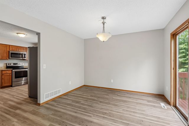 3851 92nd Drive, Urbandale, IA 50322
