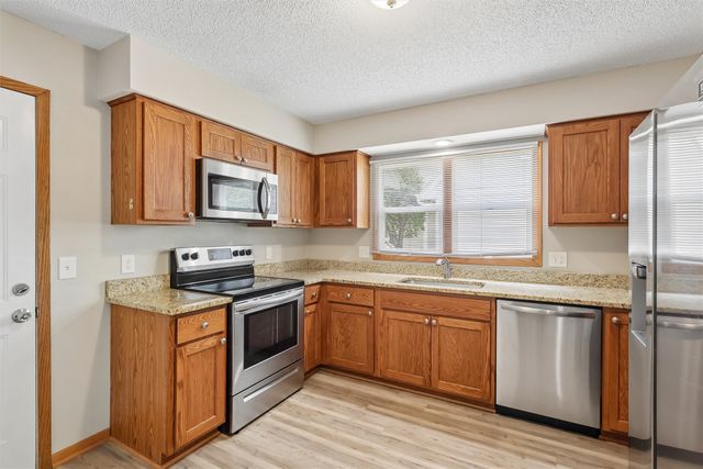 3851 92nd Drive, Urbandale, IA 50322
