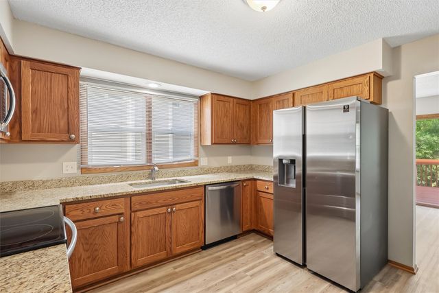 3851 92nd Drive, Urbandale, IA 50322