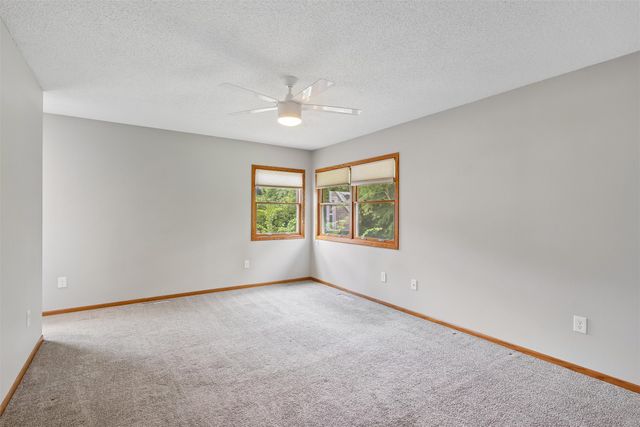 3851 92nd Drive, Urbandale, IA 50322