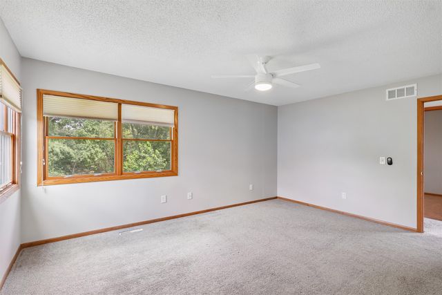 3851 92nd Drive, Urbandale, IA 50322