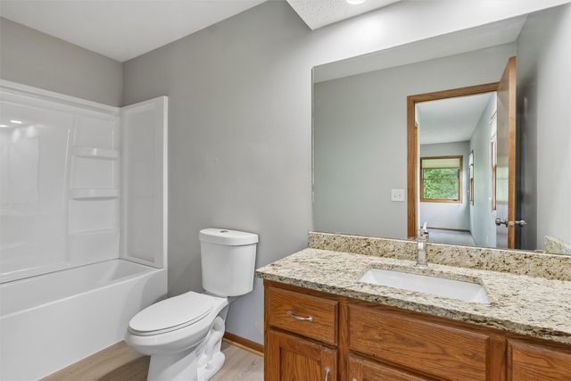 3851 92nd Drive, Urbandale, IA 50322