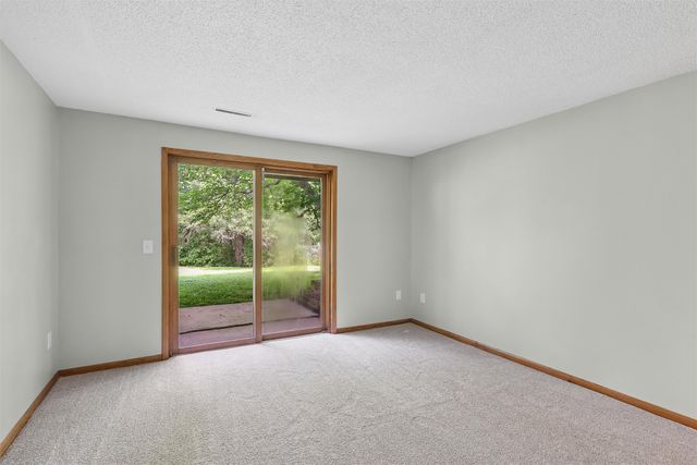 3851 92nd Drive, Urbandale, IA 50322