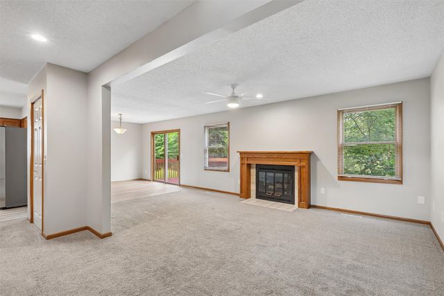 3851 92nd Drive, Urbandale, IA 50322