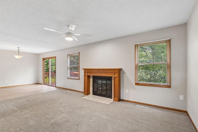 3851 92nd Drive, Urbandale, IA 50322