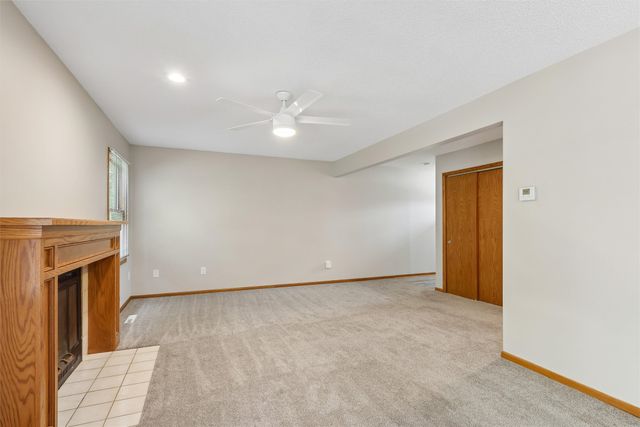 3851 92nd Drive, Urbandale, IA 50322