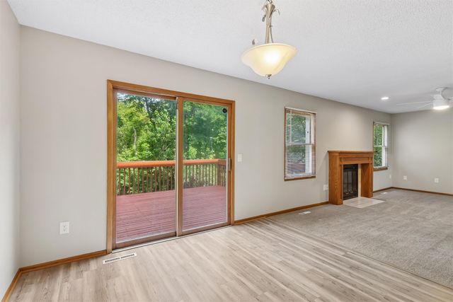 3851 92nd Drive, Urbandale, IA 50322