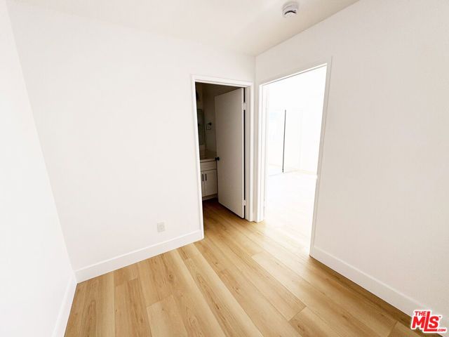5440 Carlton Way 106, Los Angeles, CA 90027