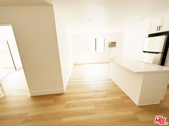 5440 Carlton Way 106, Los Angeles, CA 90027