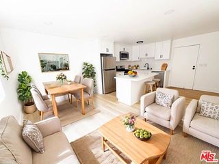 5440 Carlton Way 106, Los Angeles, CA 90027