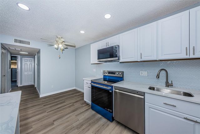 3295 FOX CHASE CIRCLE N 107, Palm Harbor, FL 34683