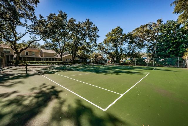 3295 FOX CHASE CIRCLE N 107, Palm Harbor, FL 34683