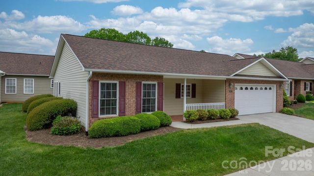 1268 Wexford Village Circle NE, Lenoir, NC 28645