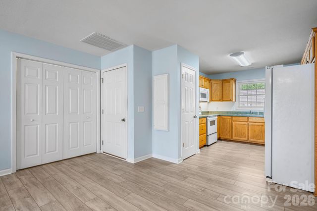 1268 Wexford Village Circle NE, Lenoir, NC 28645
