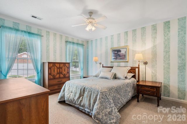 1268 Wexford Village Circle NE, Lenoir, NC 28645