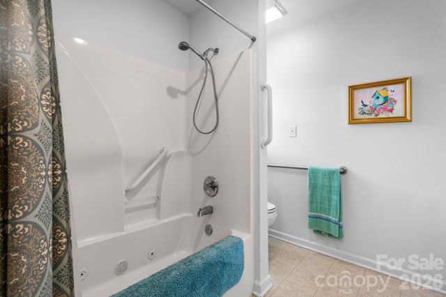 1268 Wexford Village Circle NE, Lenoir, NC 28645