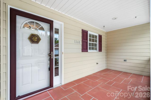 1268 Wexford Village Circle NE, Lenoir, NC 28645