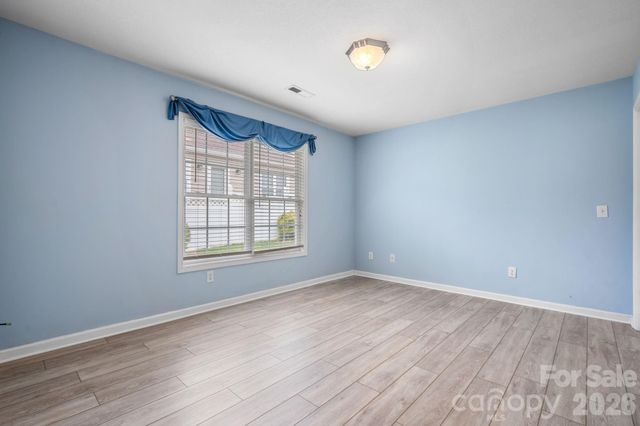 1268 Wexford Village Circle NE, Lenoir, NC 28645