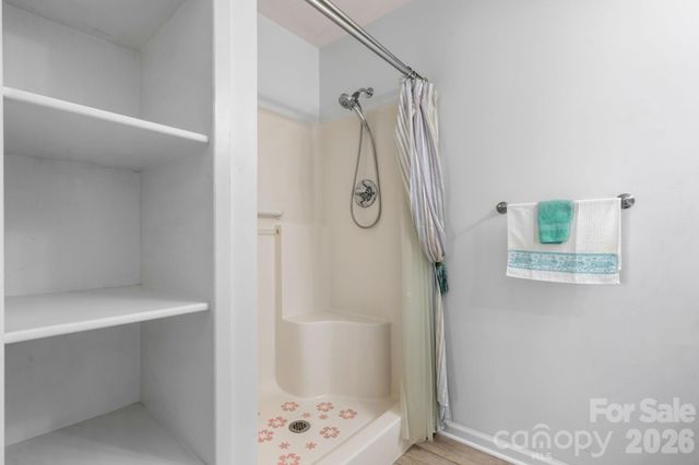 1268 Wexford Village Circle NE, Lenoir, NC 28645