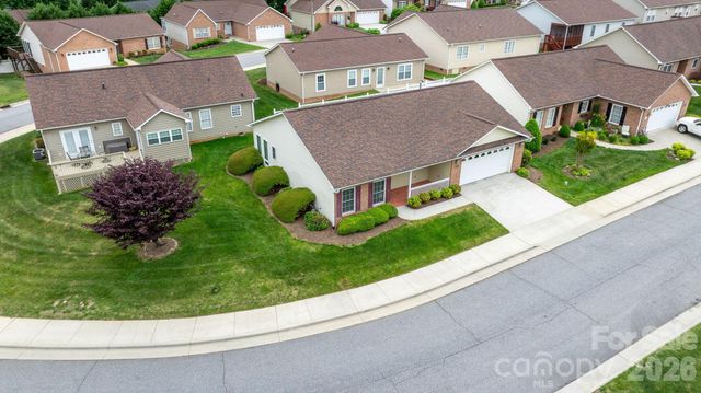 1268 Wexford Village Circle NE, Lenoir, NC 28645