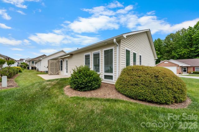 1268 Wexford Village Circle NE, Lenoir, NC 28645