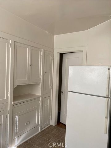 1219 N Indian Hill, Claremont, CA 91711