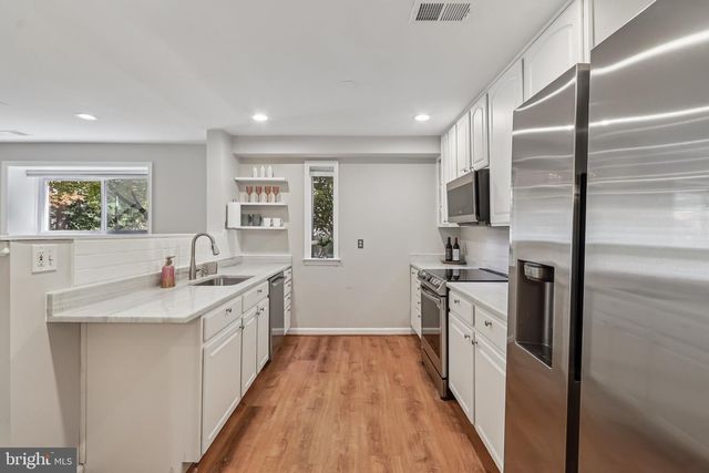 3769 PERSIMMON CIR, Fairfax, VA 22031