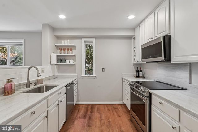3769 PERSIMMON CIR, Fairfax, VA 22031