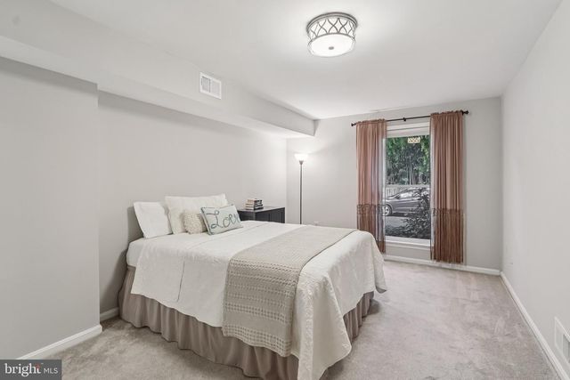 3769 PERSIMMON CIR, Fairfax, VA 22031