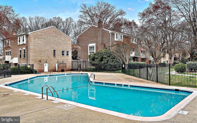 3769 PERSIMMON CIR, Fairfax, VA 22031