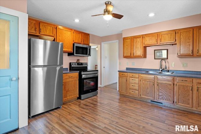 819 W FRANKLIN Street, Taylorville, IL 62568