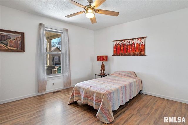 819 W FRANKLIN Street, Taylorville, IL 62568