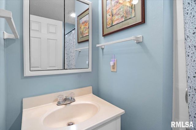 819 W FRANKLIN Street, Taylorville, IL 62568