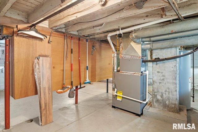 819 W FRANKLIN Street, Taylorville, IL 62568