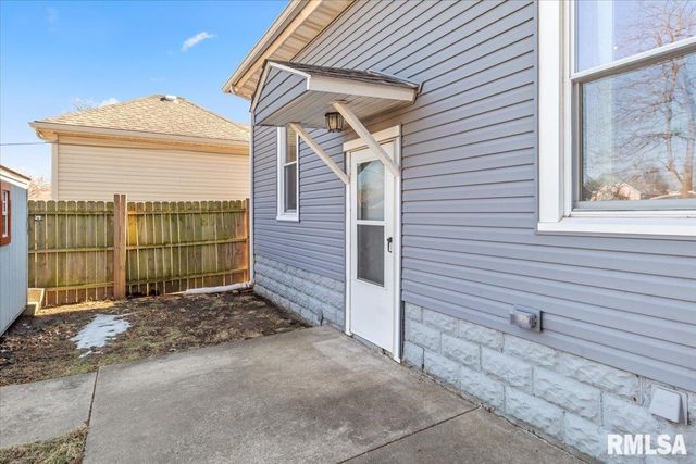 819 W FRANKLIN Street, Taylorville, IL 62568