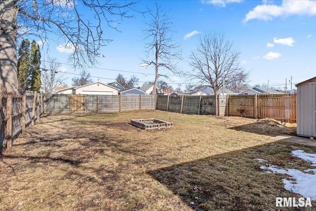 819 W FRANKLIN Street, Taylorville, IL 62568