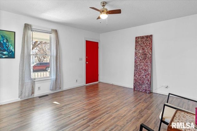 819 W FRANKLIN Street, Taylorville, IL 62568