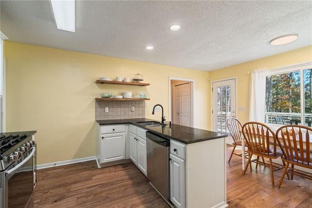 219 Tennis Court NW Lane, Kennesaw, GA 30144