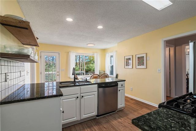 219 Tennis Court NW Lane, Kennesaw, GA 30144