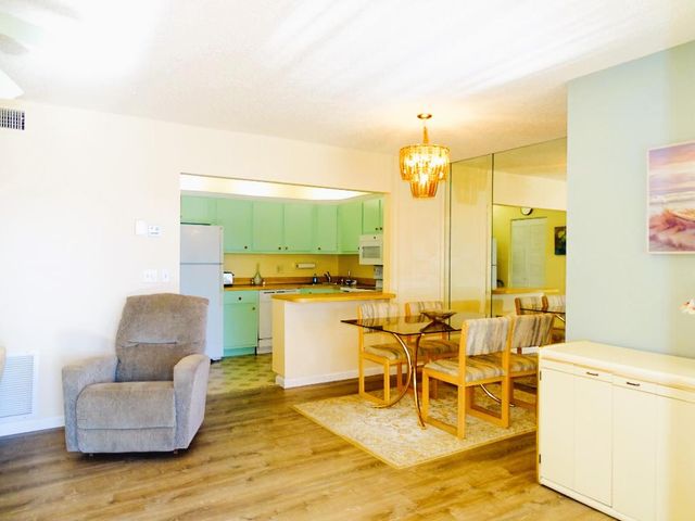 409 Pine Glen Lane A-2, Greenacres, FL 33463