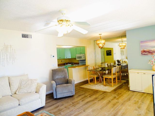 409 Pine Glen Lane A-2, Greenacres, FL 33463