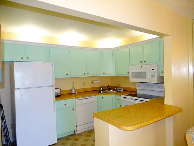 409 Pine Glen Lane A-2, Greenacres, FL 33463